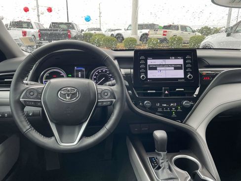 Used 2023 Toyota Camry LE image 9