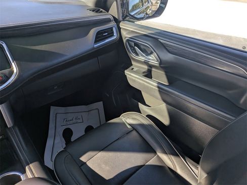 Used 2022 GMC Yukon SLT w/ SLT Premium Package image 14