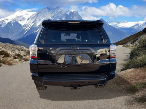 Certified 2022 Toyota 4Runner TRD Off-Road Premium w/ Moonroof Package image 4