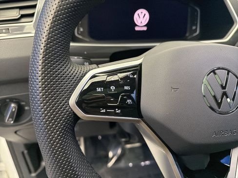 Used 2024 Volkswagen Tiguan SEL R-Line image 16