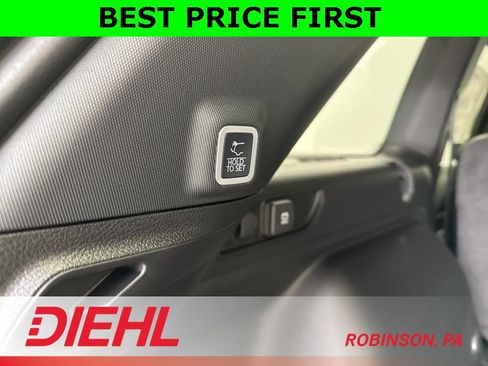 New 2025 Jeep Grand Cherokee Altitude image 11