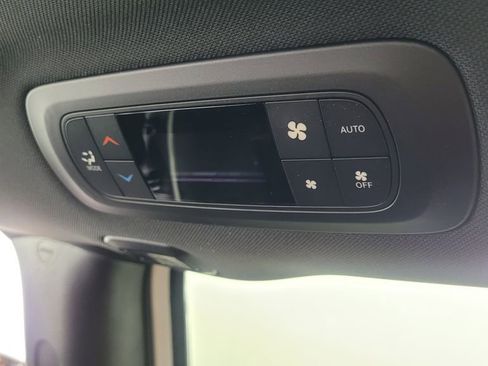 New 2026 Chrysler Pacifica Limited w/ S Appearance Package image 38