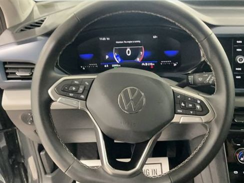 Used 2023 Volkswagen Taos SE AWD/4WD image 16