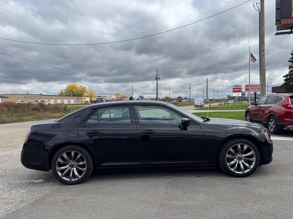 Used 2014 Chrysler 300 S RWD image 34