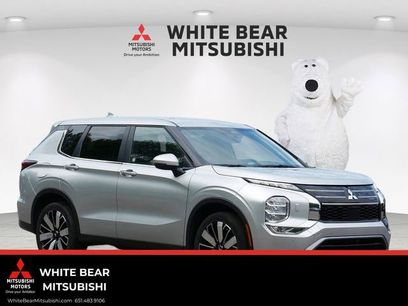 Used 2025 Mitsubishi Outlander SE