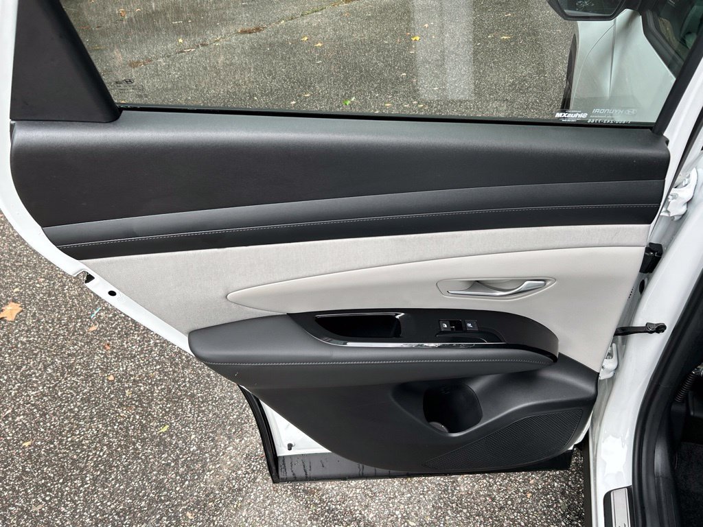 Used 2025 Hyundai Tucson Limited FWD image 26