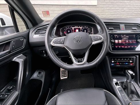 Certified 2023 Volkswagen Tiguan SEL R-Line AWD/4WD image 4