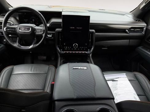 Certified 2025 GMC Yukon AT4 w/ AT4 Premium Package AWD/4WD image 10