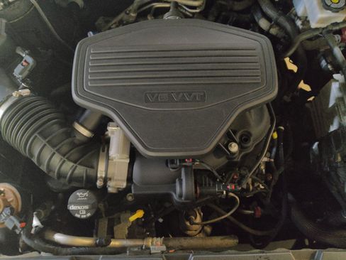 Used 2019 GMC Acadia Denali w/ Technology Package FWD image 30