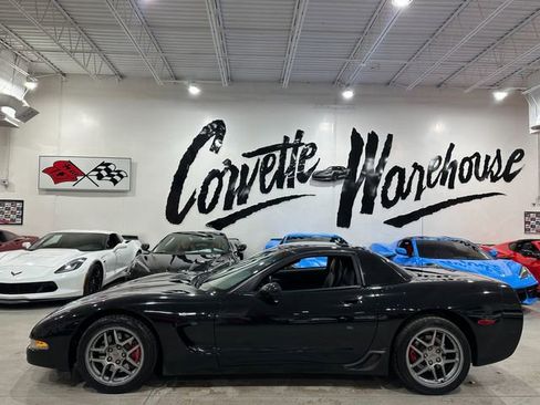 Used 2001 Chevrolet Corvette Z06 w/ Memory Pkg RWD image 2