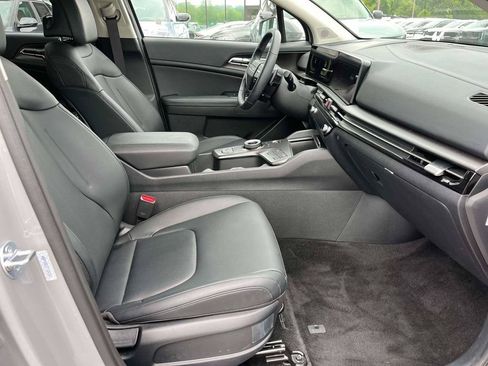 Certified 2026 Kia Sportage EX AWD/4WD image 13