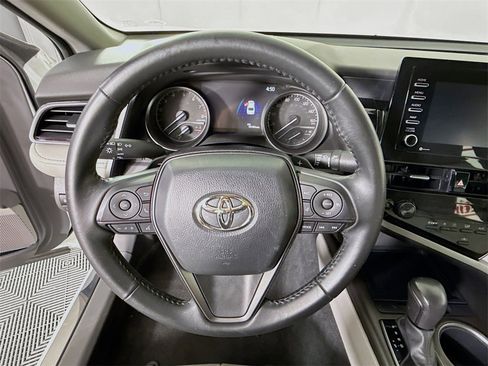 Certified 2022 Toyota Camry SE image 20