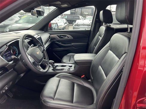 Used 2023 Chevrolet Traverse LT image 14