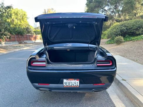 Used 2019 Dodge Challenger SXT image 6