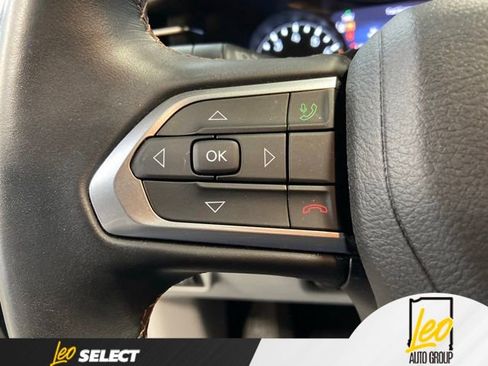 Used 2022 Jeep Compass Limited w/ Sun and Sound Group AWD/4WD image 13