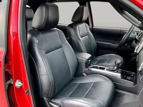 Used 2023 Toyota Tacoma TRD Sport w/ TRD Premium Sport Package RWD image 9