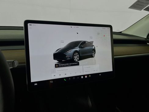Used 2024 Tesla Model Y Long Range image 25