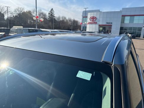 Used 2020 Toyota Highlander XLE AWD/4WD image 49
