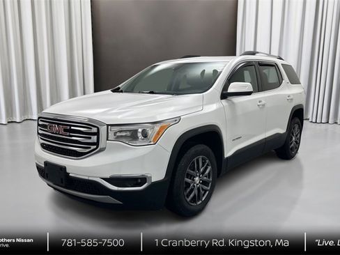 Used 2019 GMC Acadia SLT image 1