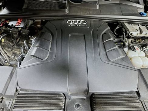Used 2018 Audi Q7 3.0T Premium Plus AWD/4WD image 31