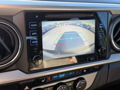 Used 2019 Toyota Tacoma Limited image 25