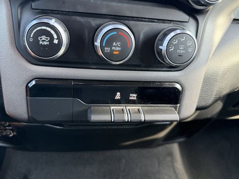 Used 2020 RAM 1500 Big Horn RWD image 25