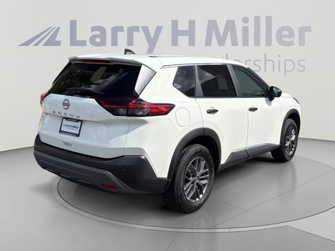 Used 2023 Nissan Rogue S FWD image 5