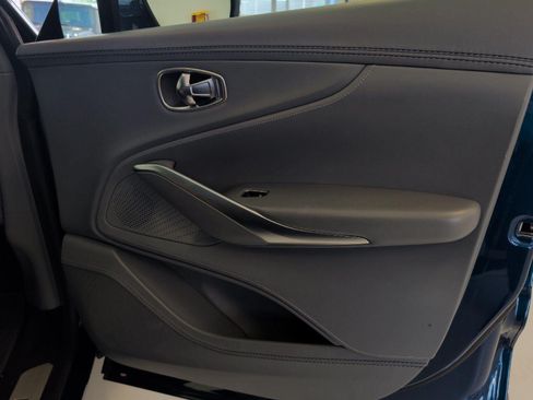 Used 2021 Aston Martin DBX AWD/4WD image 38
