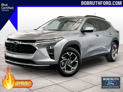 Used 2024 Chevrolet Trax LT w/ Driver Confidence Package FWD image 1