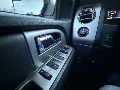 Used 2017 Ford Expedition Limited w/ Equipment Group 301A AWD/4WD image 31