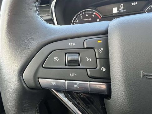 Used 2025 Cadillac XT6 Premium Luxury image 24