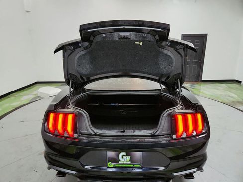 Used 2019 Ford Mustang Coupe RWD image 25