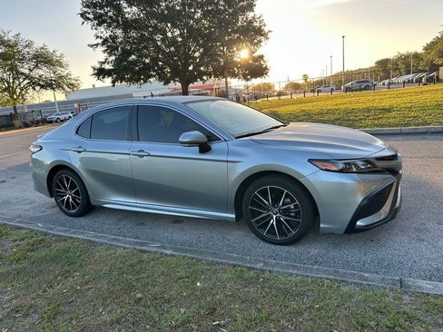 Used 2024 Toyota Camry SE FWD image 7