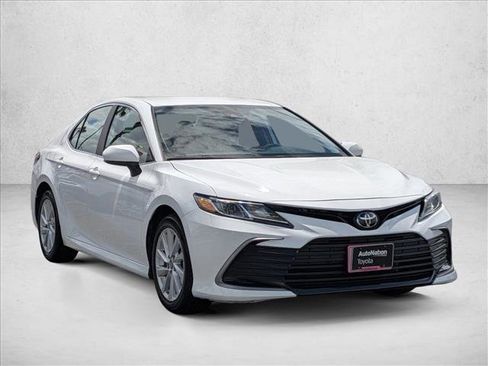 Used 2024 Toyota Camry LE FWD image 3