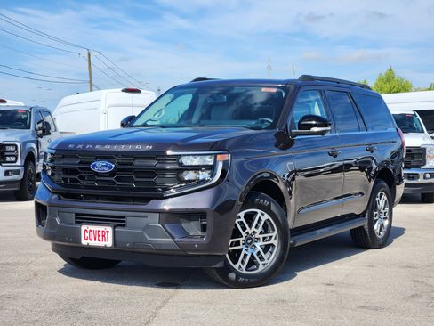 New 2026 Ford Expedition Active RWD image 2