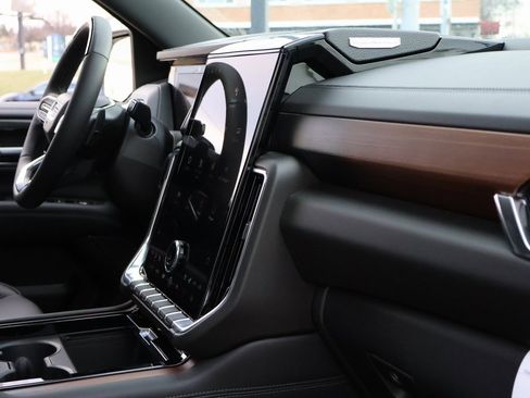 New 2026 GMC Yukon XL Denali w/ Denali Reserve Package image 10