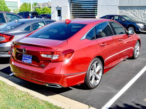 Used 2018 Honda Accord Touring image 5