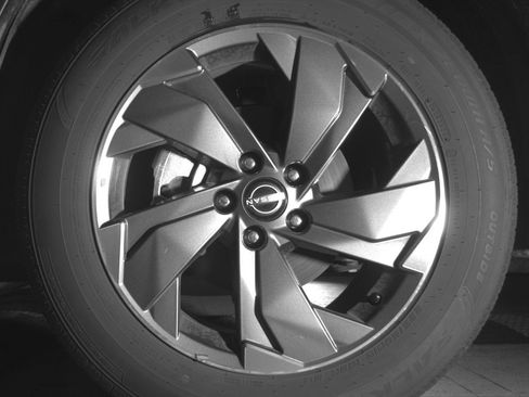 Used 2025 Nissan Rogue SV FWD image 12