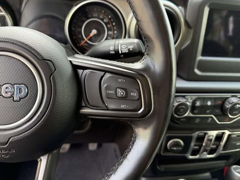 Used 2021 Jeep Gladiator Sport image 21