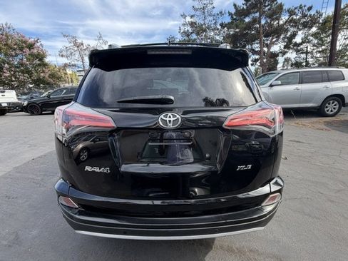Used 2016 Toyota RAV4 XLE w/ Convenience Package FWD image 3