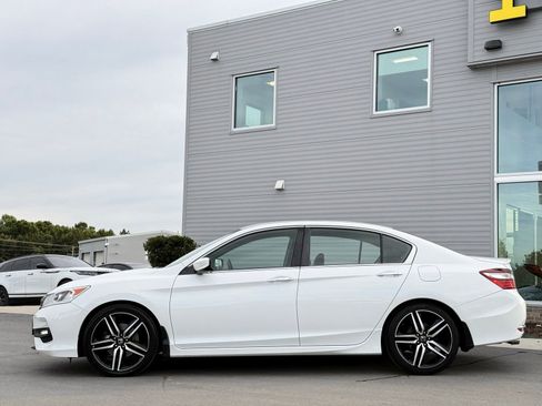 Used 2017 Honda Accord Sport image 15