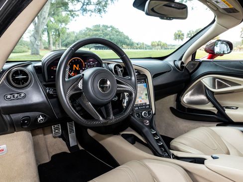 Used 2018 McLaren 720S Luxury RWD image 38