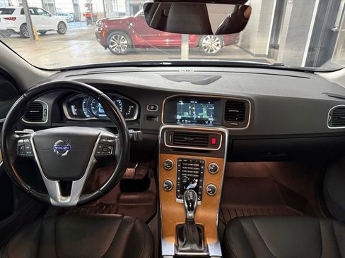 Used 2016 Volvo S60 T5 Inscription Platinum image 18