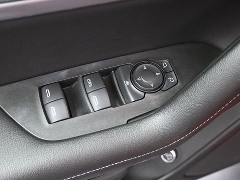 Used 2024 Chevrolet Blazer LT image 11