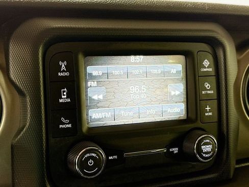 Used 2018 Jeep Wrangler Unlimited Sport S image 16