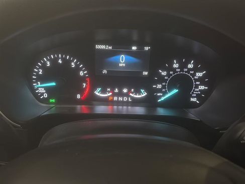 Used 2020 Ford Escape SE image 2