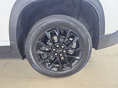 Certified 2026 Chevrolet Traverse LT w/ Midnight/Sport Edition FWD image 41