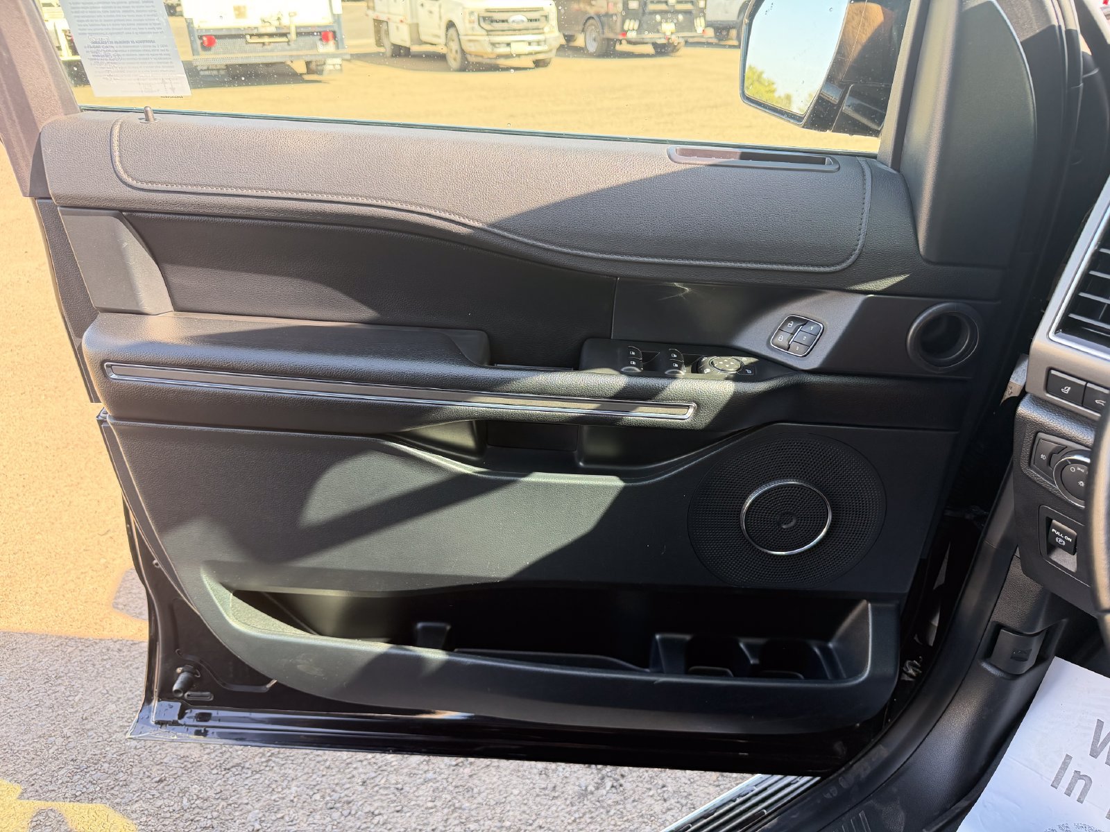 Used 2021 Ford Expedition XLT AWD/4WD image 13