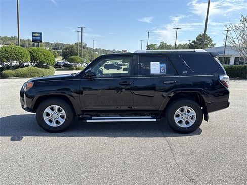 Used 2018 Toyota 4Runner SR5 image 6