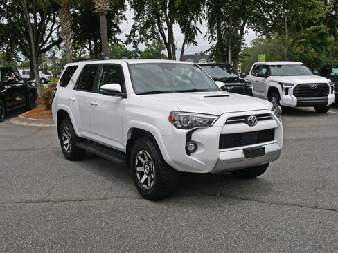 Certified 2024 Toyota 4Runner TRD Off-Road Premium w/ Moonroof Package AWD/4WD image 6